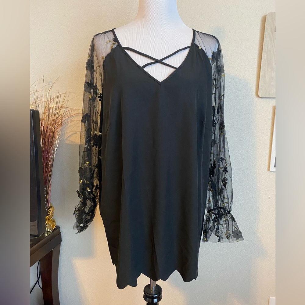 Brand new beautiful delicate sleeve blouse!